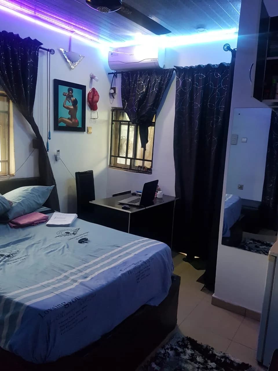 Glorious: Furnished room