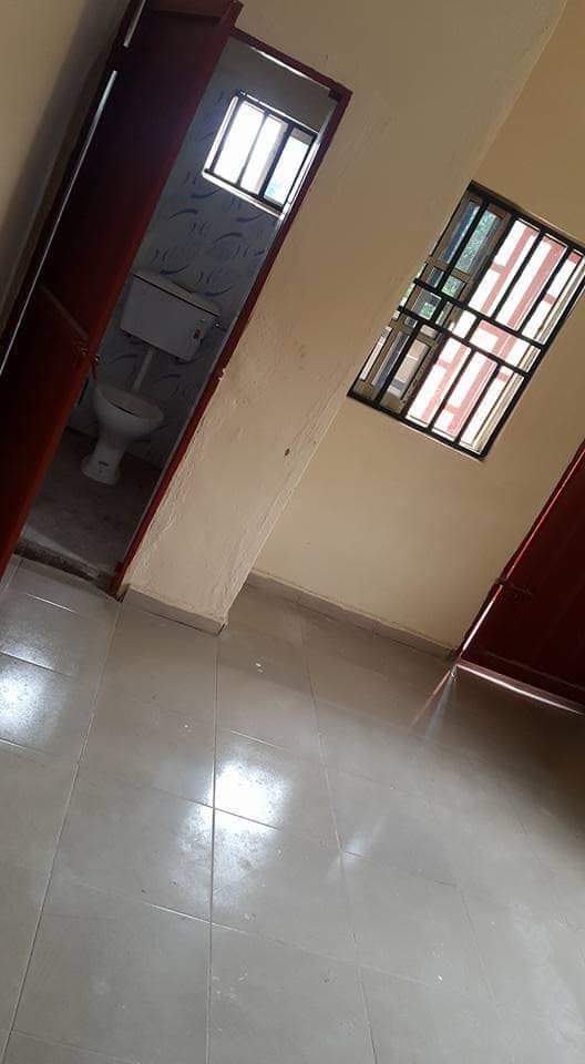 Praises: Room & toilet